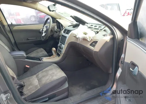 2010 Chevrolet Malibu Ls z USA, uszkodzony, nr VIN 1G1ZB5EBXAF207074